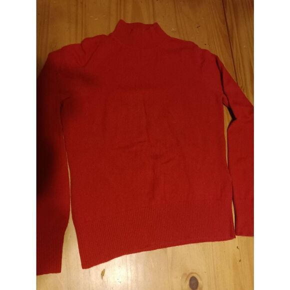 Investments brand Cashmere Sweater Size: Medium (0792) - Picture 1 of 8